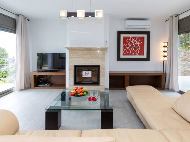 Palmbeach by Interhome gallery image 5