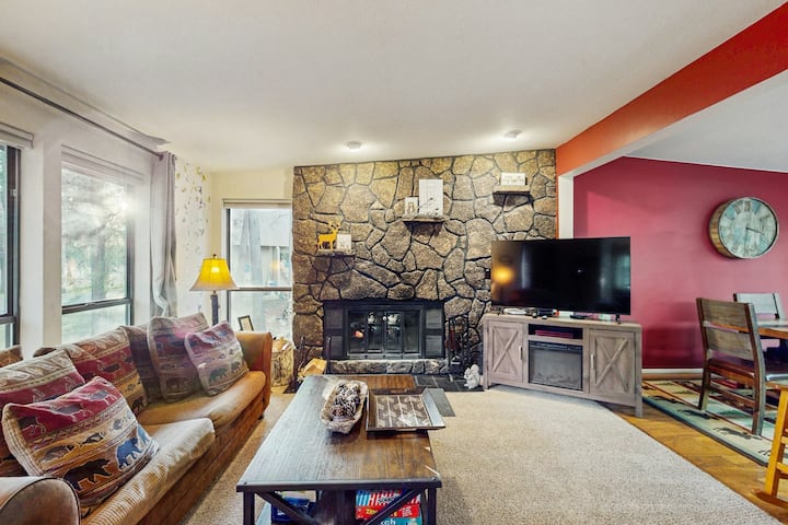 4br House | Family Friendly | Hot Tub | Pool Table - Sunriver, OR