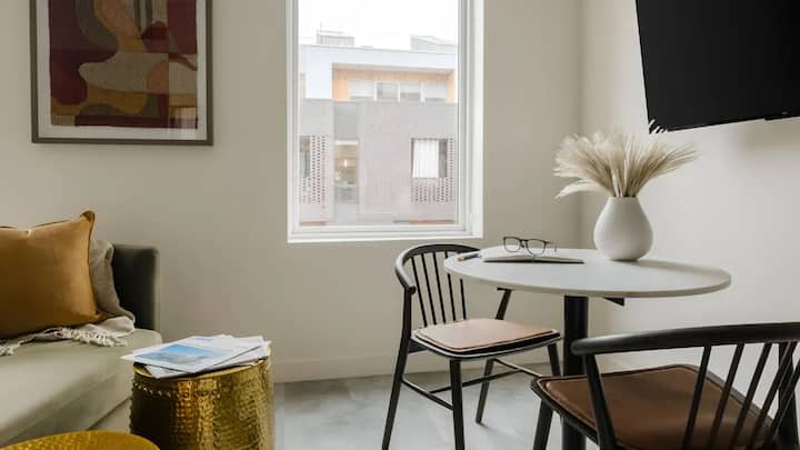 The Artesian - Contemporary Two Bedrooms - Baker - Denver