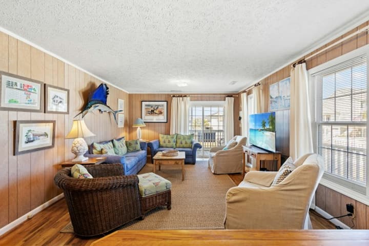 Turtle Bay Cottage- 4br Home- Ping Pong, Corn Hole - North Myrtle Beach, SC