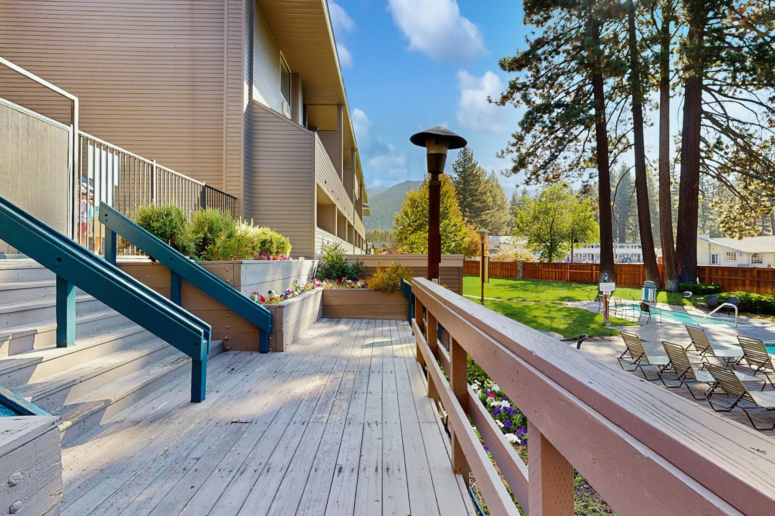 Lakefront Townhouse, Private Hot Tub, 270 Views - Photo 38