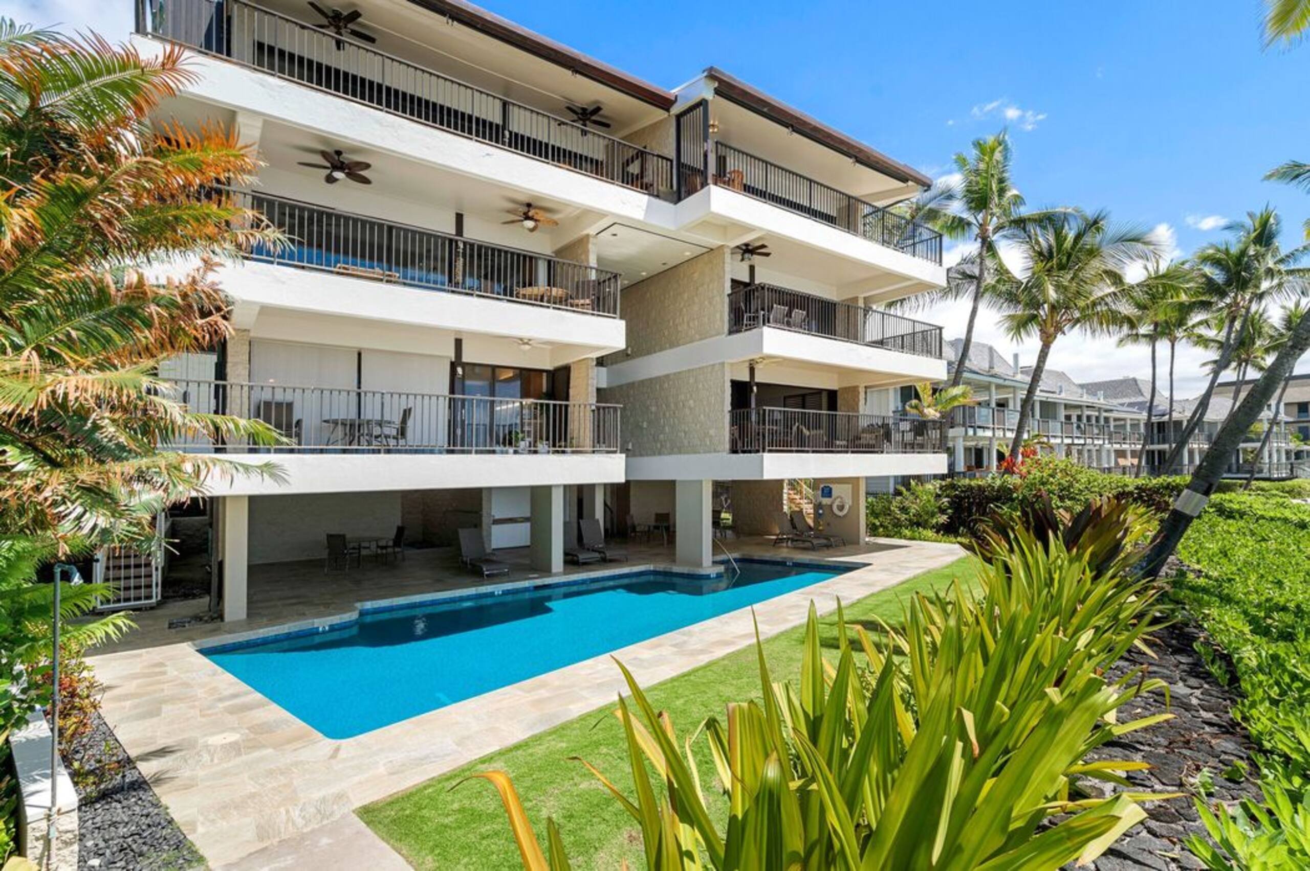 Condo in Kailua-Kona · ★4.67 · 2 bedrooms · 2 beds · 2 baths - Image 23