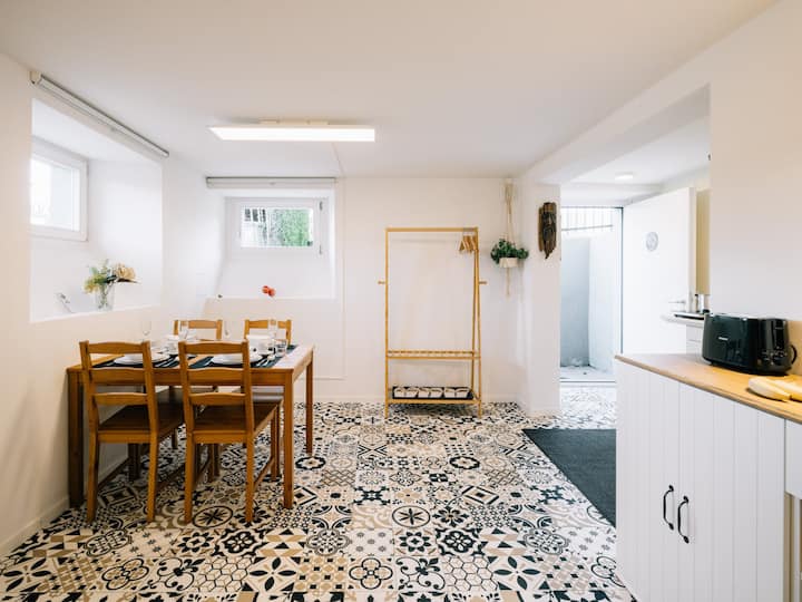 Urban Studio Directly At Spiez Train Station - 슈피츠