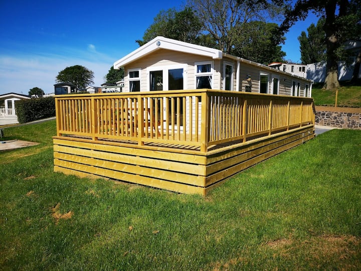 Menai Caravan (Pet Friendly) - Caernarfon