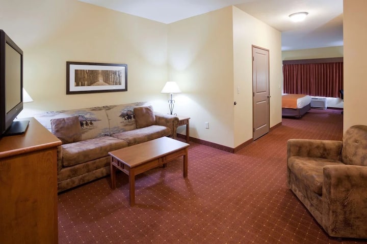 Wyndham Fargo | Studio King | Campus Vibe - Fargo, ND