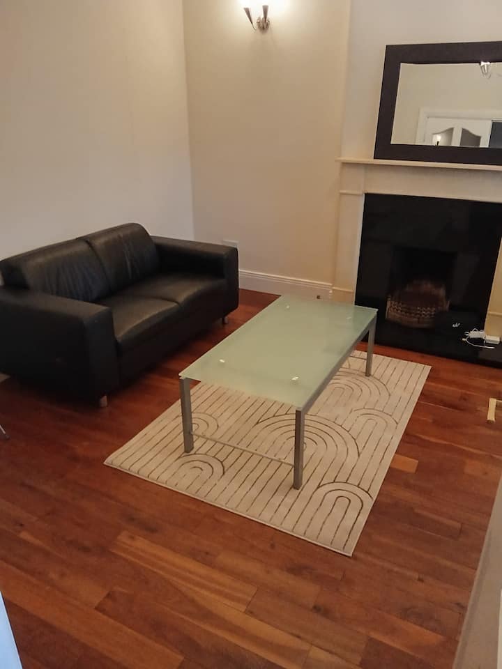Spacious 5-bedroom House In Rochestown Area - Cork