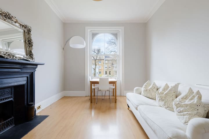 Spacious Sun Filled 1bdr Flat In Highbury - Londres
