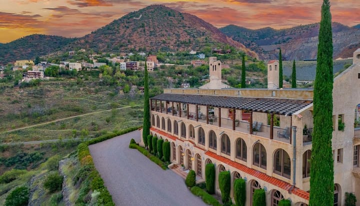 Little Daisy Manson |Two Villas | Sleeps 33 Jerome - Sedona