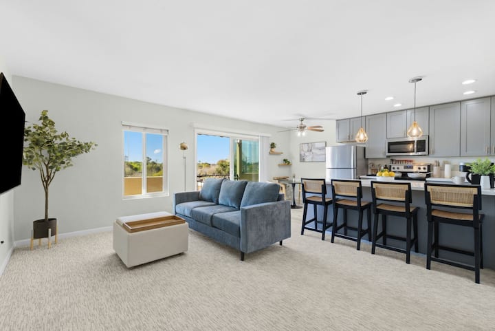 Upscale, Quiet Condo Near Rady Hospital - 샌디에고