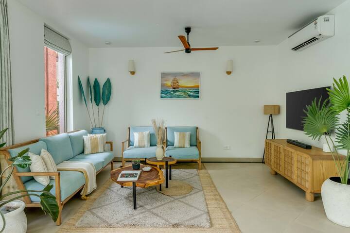 Living room image 10