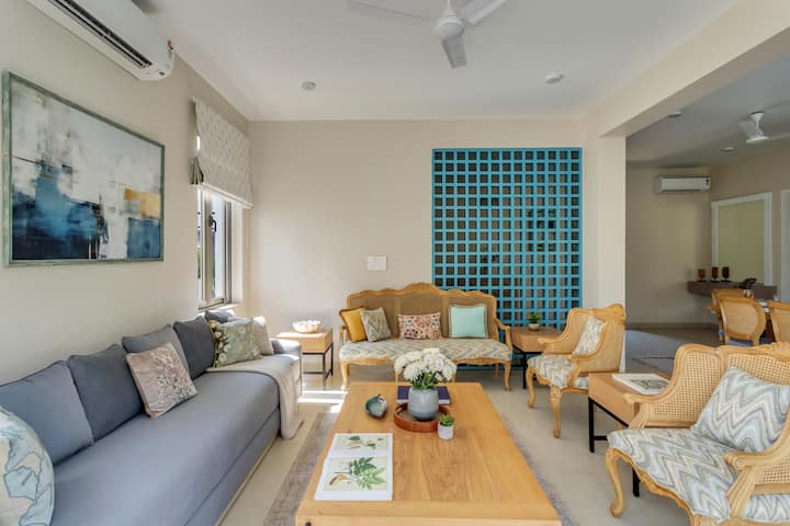 Living room image 2