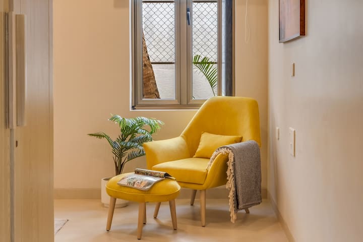 Living room image 7