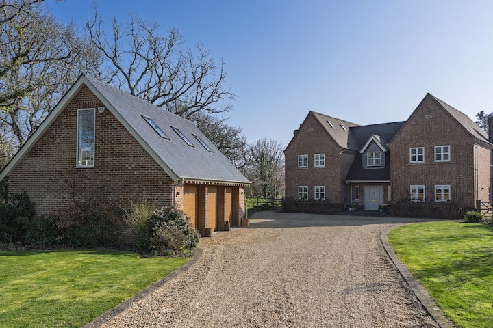 Appletree House | Luxury Family & Group Escape - Lymington