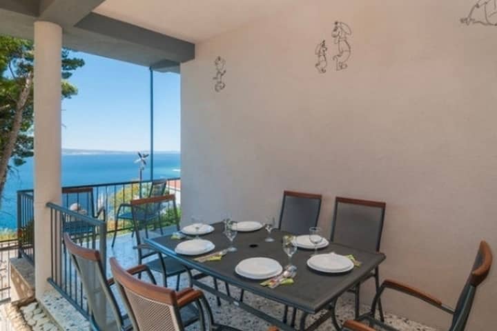 K-25197 Maison Confortable Avec Une Piscine Omis - Mimice
