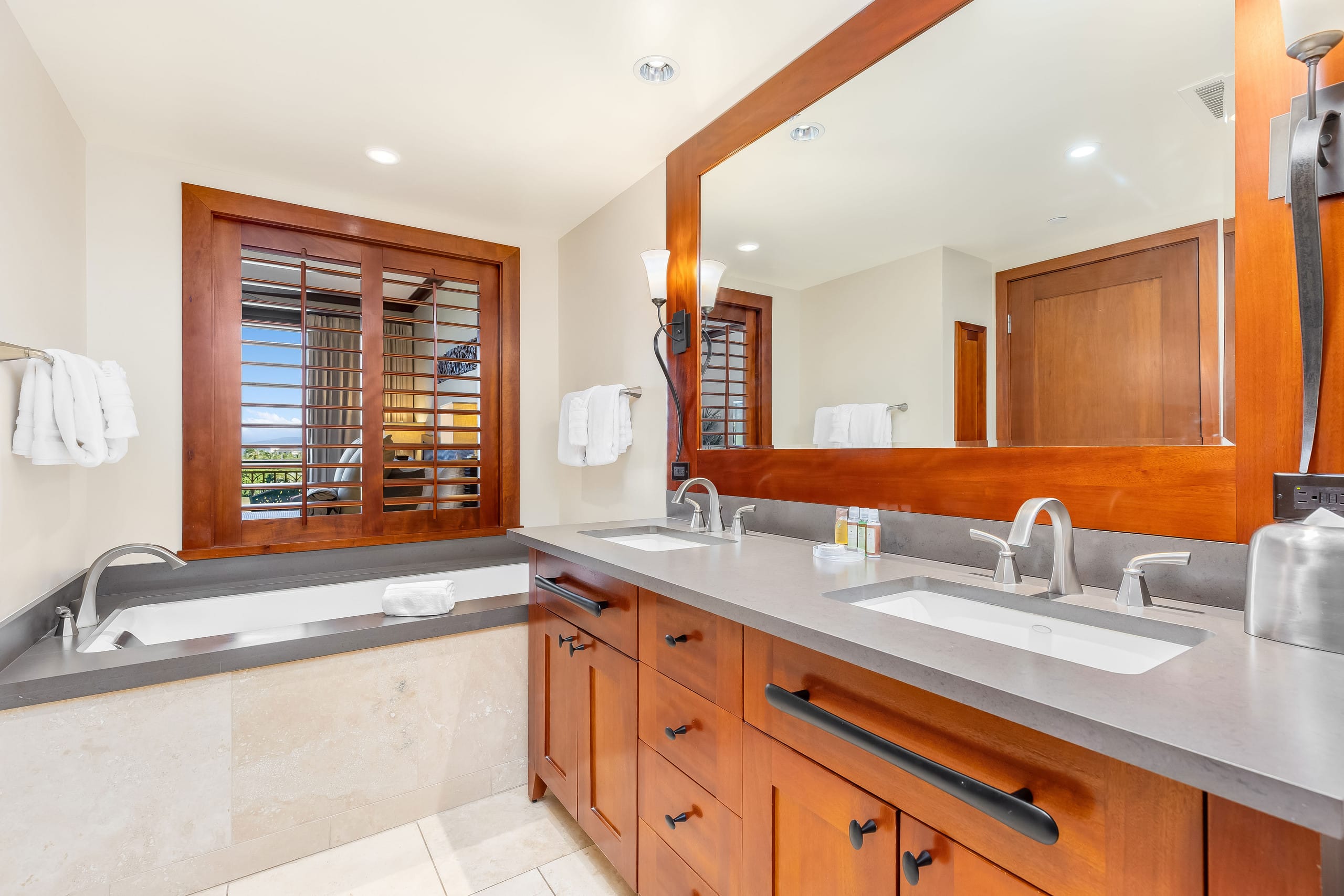 Beach Villas Oceanfront Resort at Ko Olina w/Unobs - Image 25