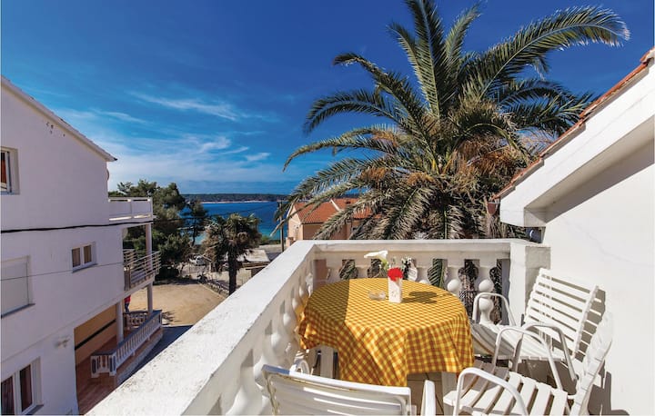 Nice Apartment In Rab With House Sea View - Rab