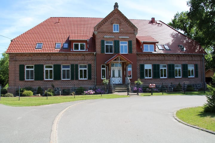 Das Landhaus Wohnung 2 - Neukloster