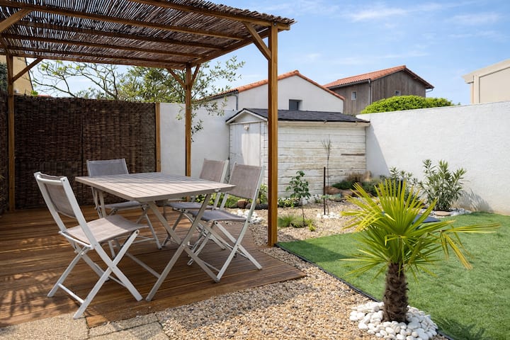 Petite Maison Avec Jardin à La Chaume – 4 Personne - Les Sables-d'Olonne