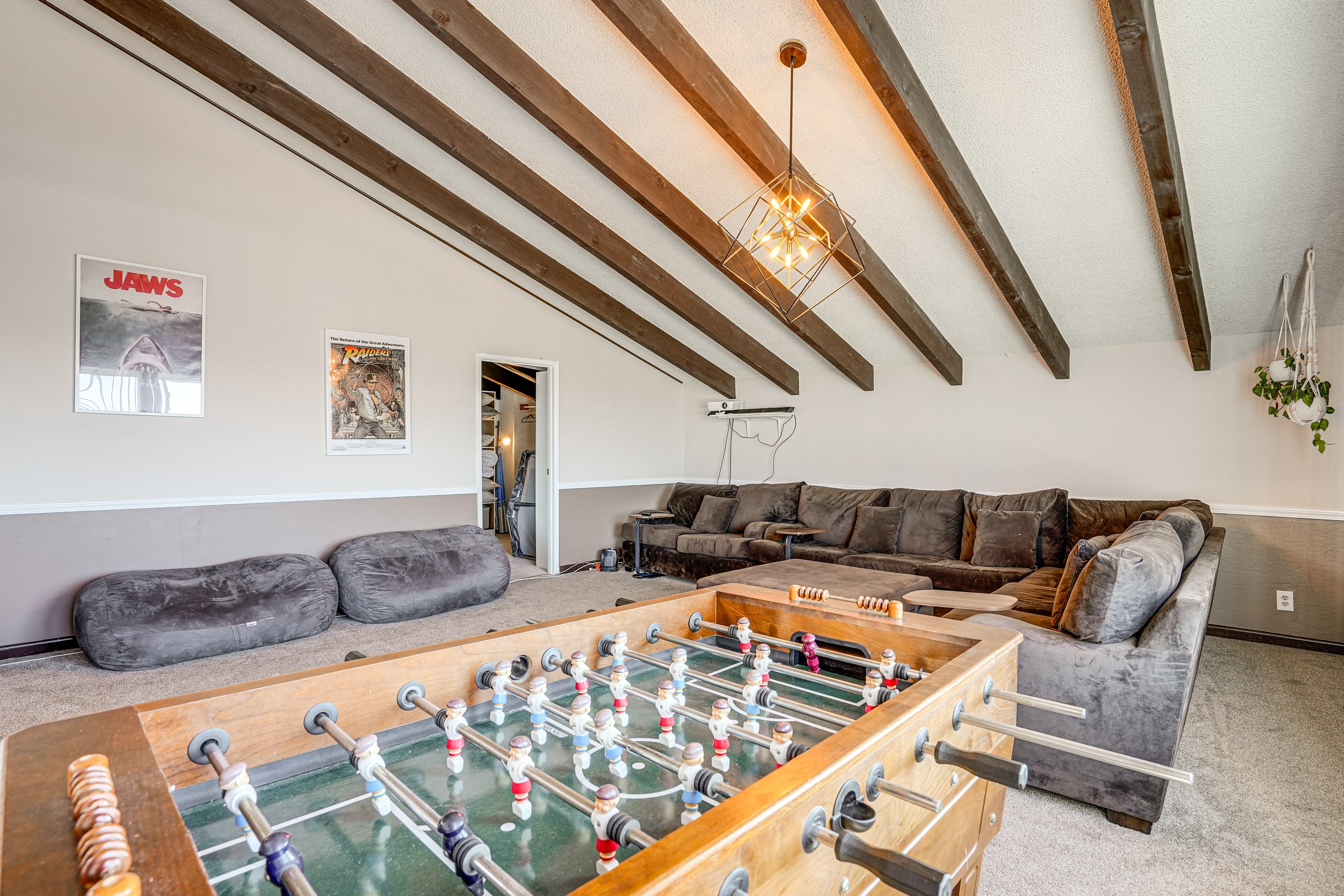Home in South San Francisco · ★New · 4 bedrooms · 6 beds · 3 private baths - Image 11