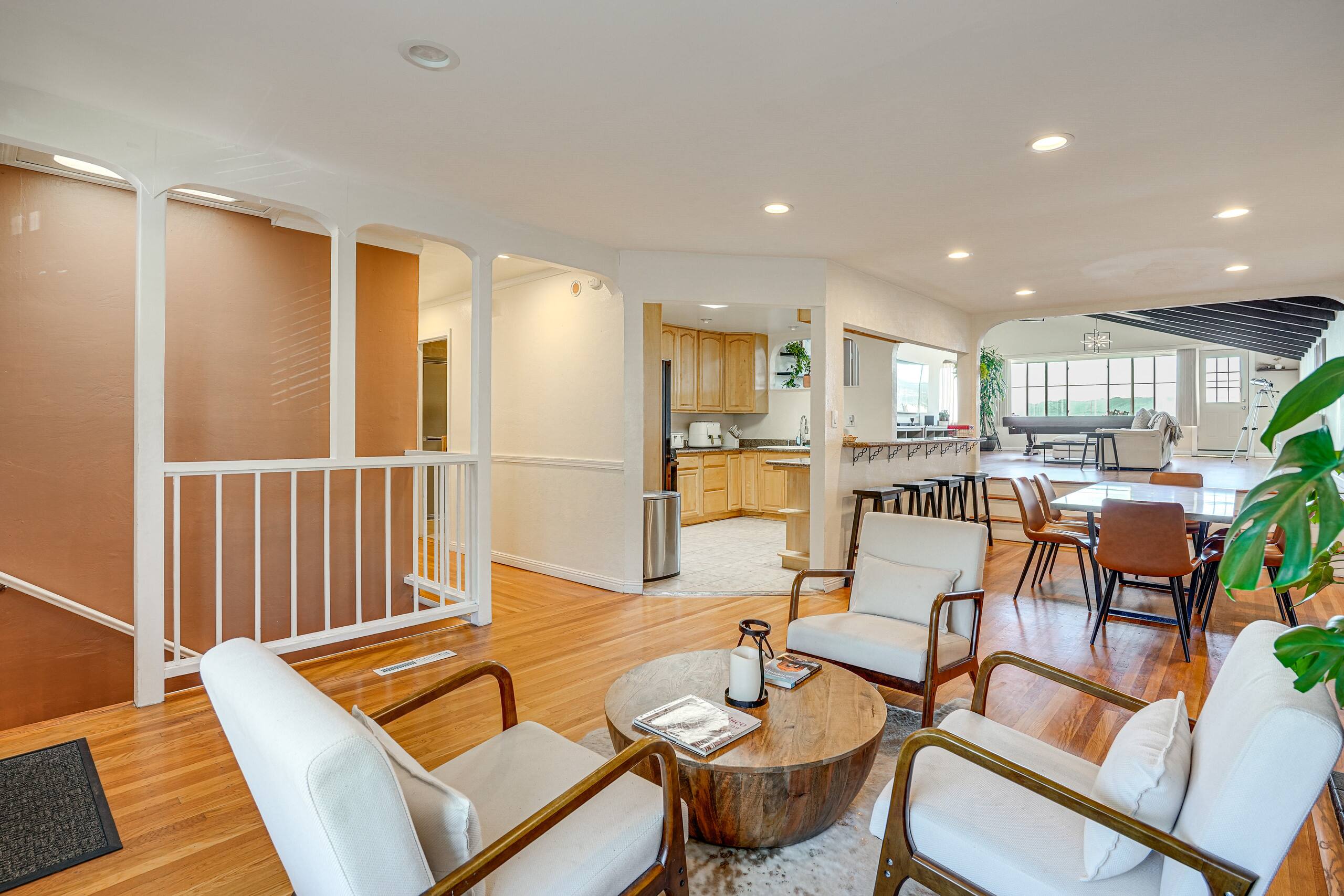 Home in South San Francisco · ★New · 4 bedrooms · 6 beds · 3 private baths - Image 4