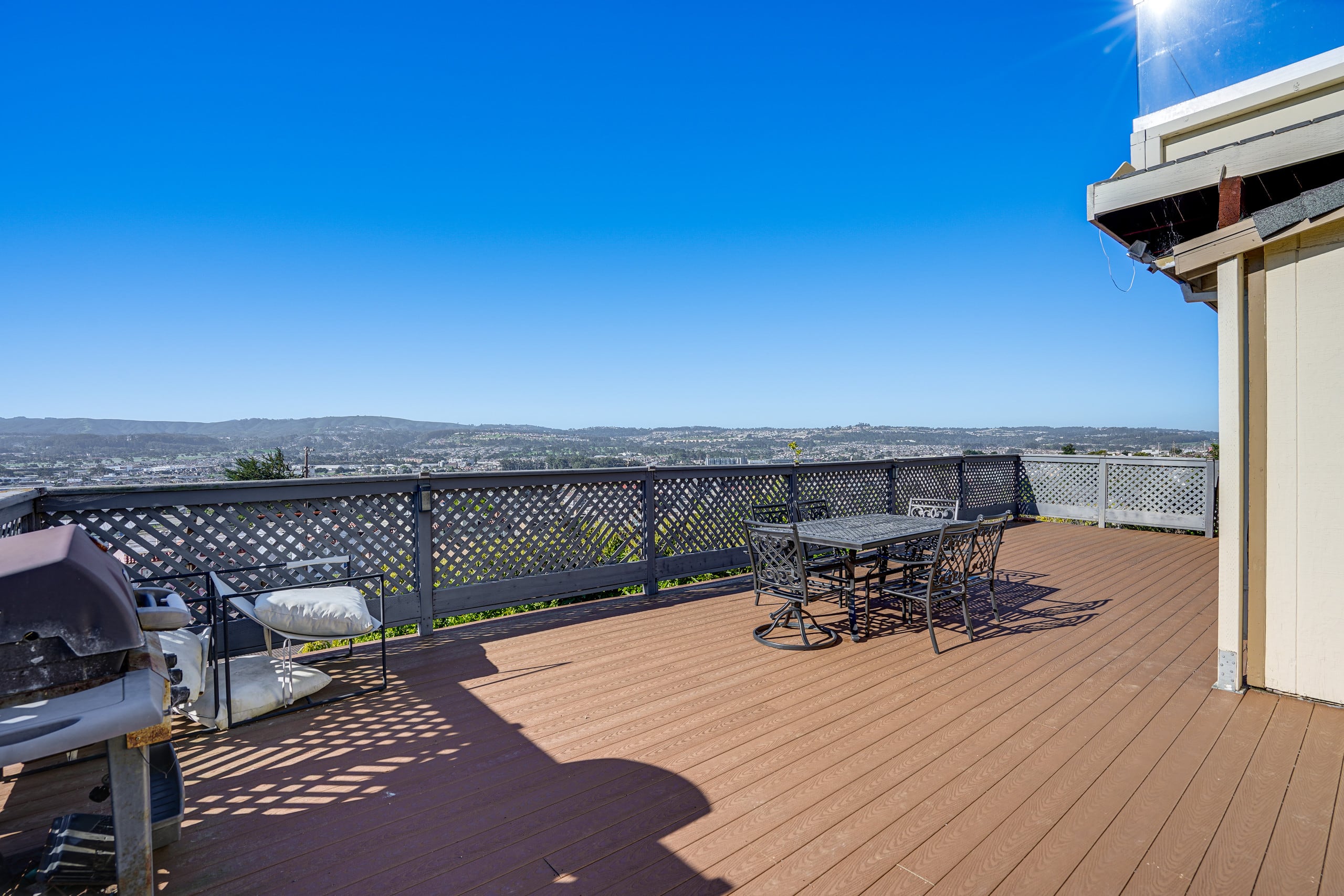 Home in South San Francisco · ★New · 4 bedrooms · 6 beds · 3 private baths - Image 28