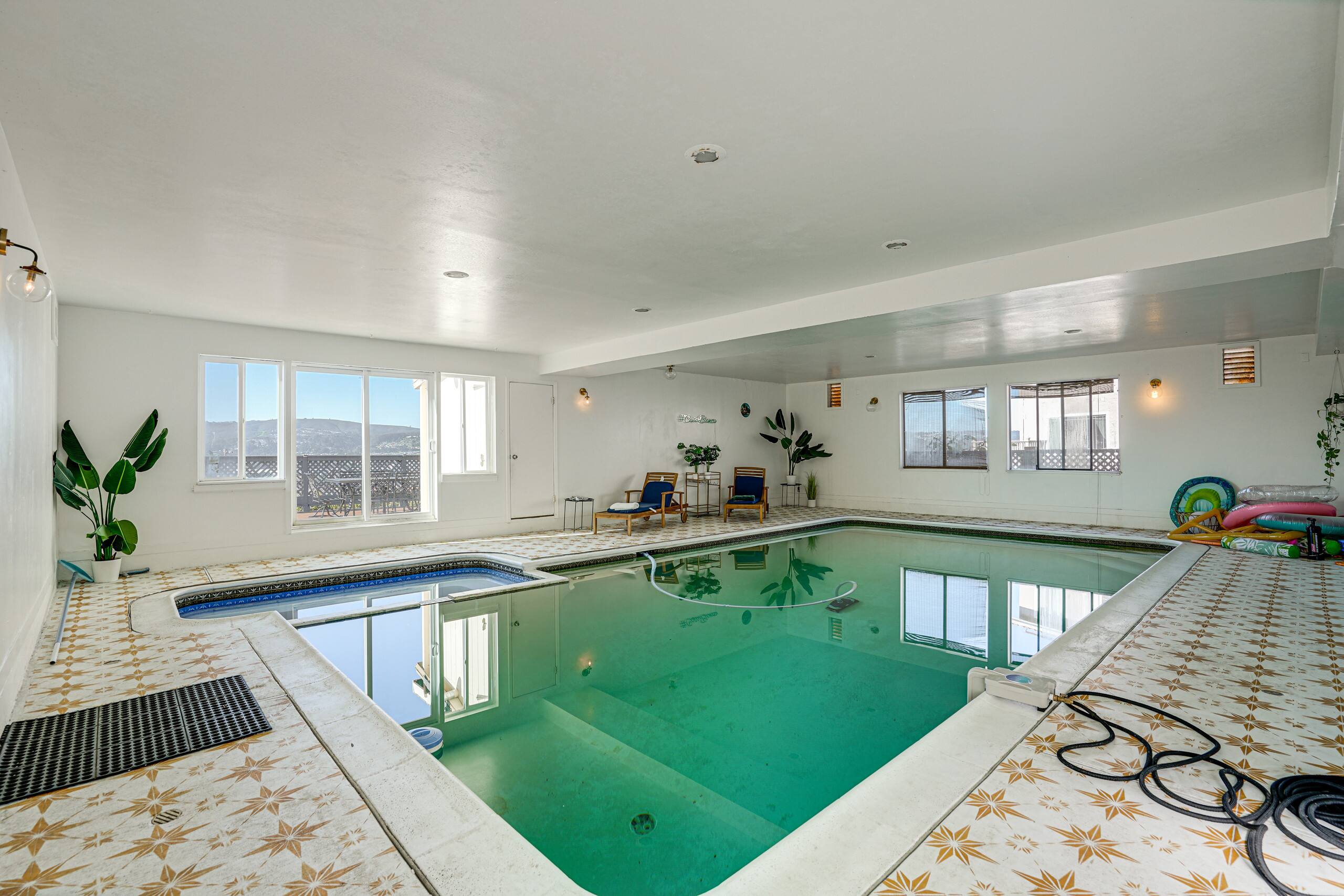 Home in South San Francisco · ★New · 4 bedrooms · 6 beds · 3 private baths - Image 24
