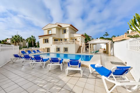 Stefka, large capacity in Calpe for 16 pax, privat