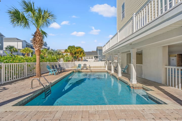 Sleeps 44! Walk To Beach Private Pool Bbq - North Myrtle Beach, SC