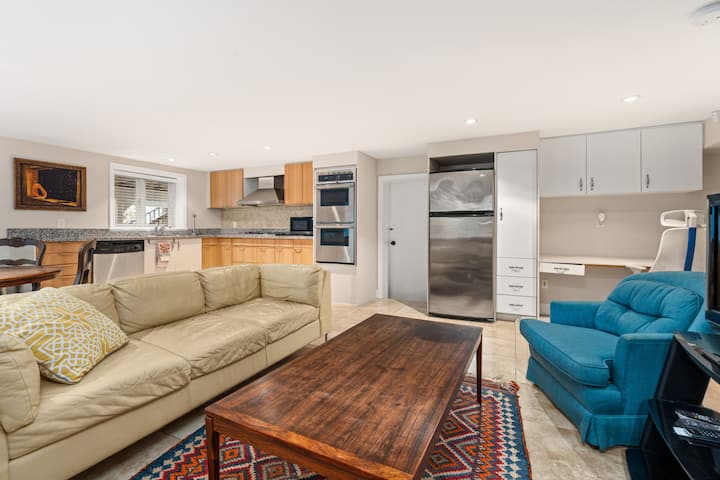 Cozy Heritage-style 2br Home | Mins To Ubc & Yvr! - Richmond