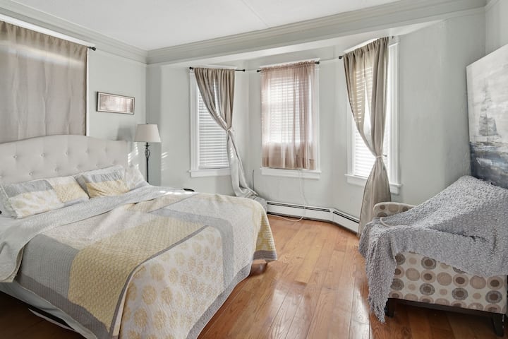 New! Cozy Pleasantville Retreat Unit 2 - Hawthorne, NY