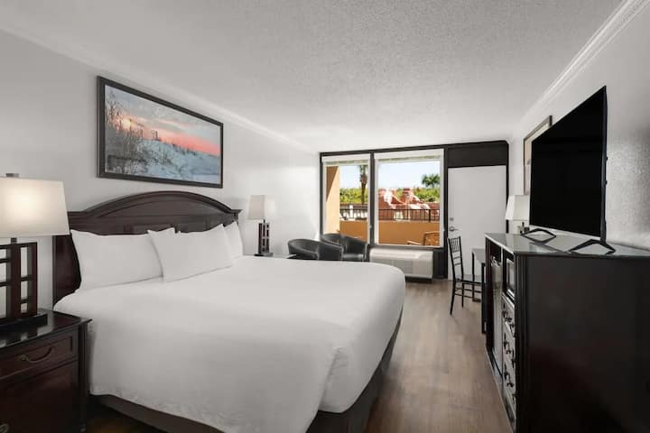 King 1st Floor | Wyndham Ft Walton | Beach Access - Fort Walton Beach, FL