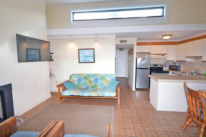 Summer Palace 30-n Is An Inviting Condominium Loca - Ocean City, MD
