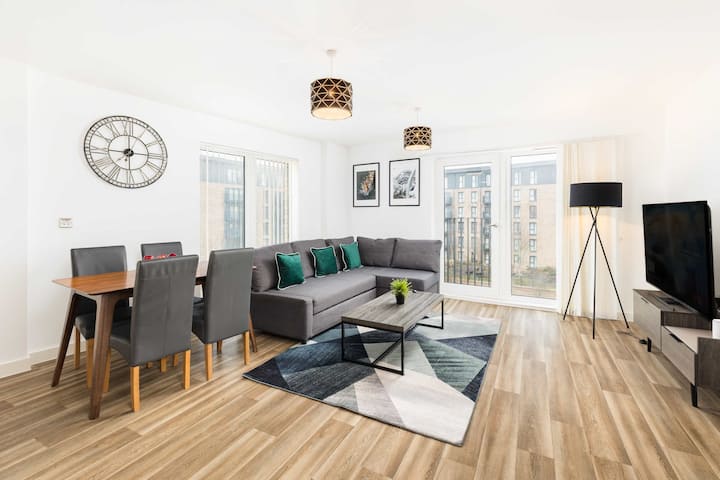 Modern 3 Bedroom - Secure Gated Parking - Garden - Birmingham