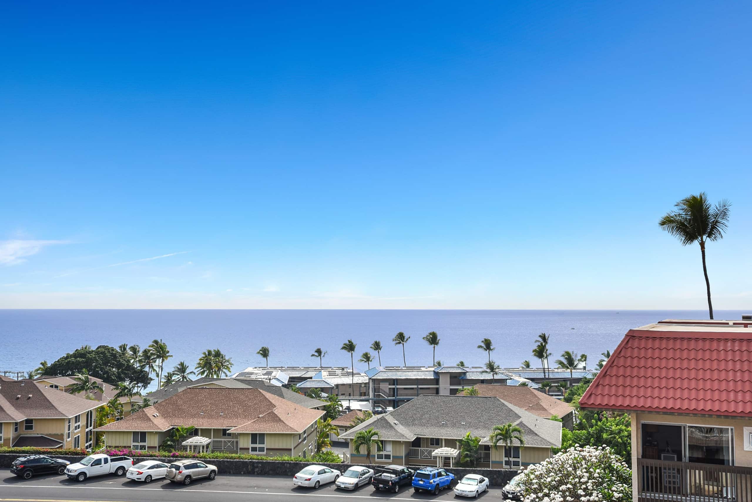 Condo in Kailua-Kona · ★5.0 · 2 bedrooms · 3 beds · 1.5 private baths - Image 2