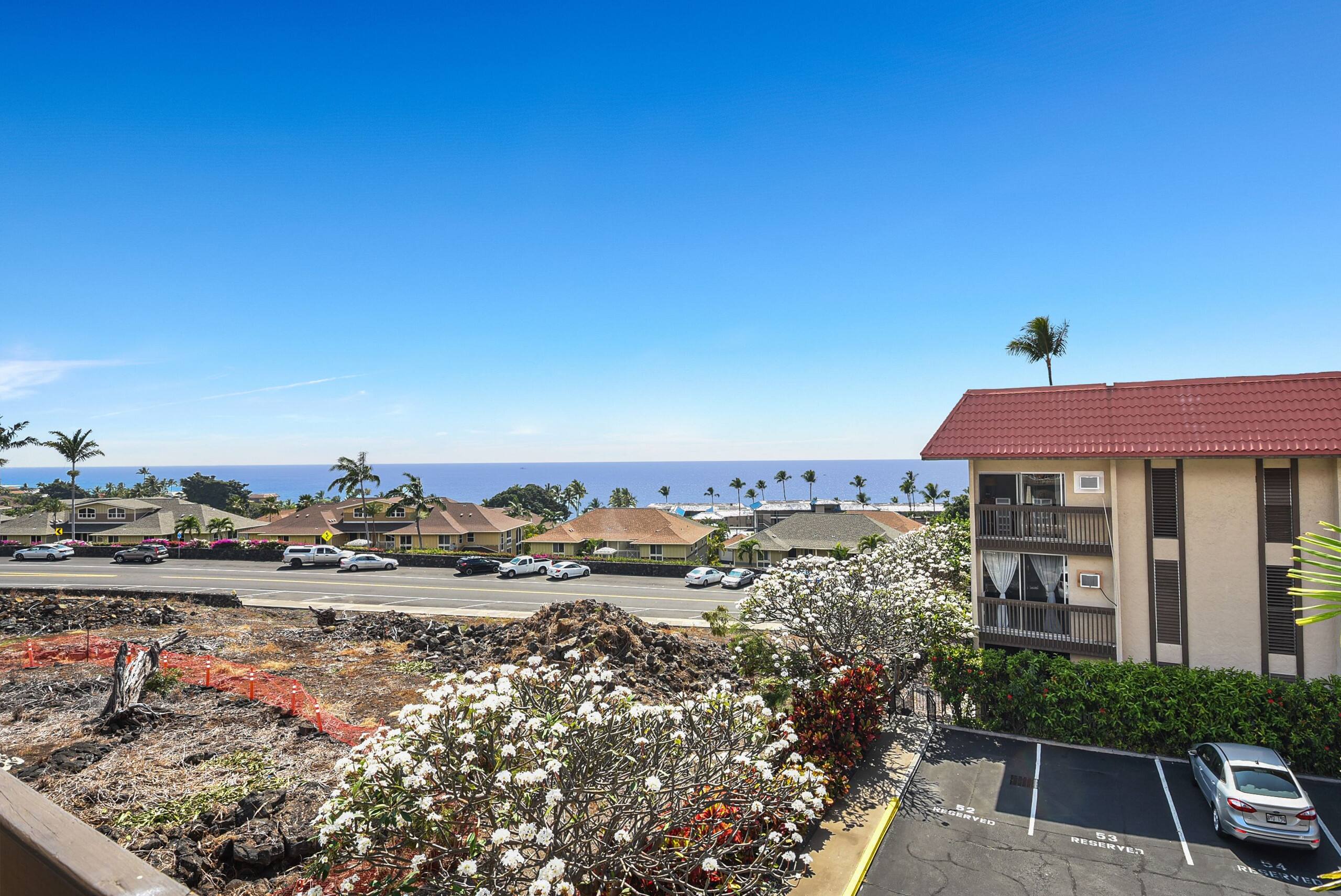 Condo in Kailua-Kona · ★5.0 · 2 bedrooms · 3 beds · 1.5 private baths - Image 11