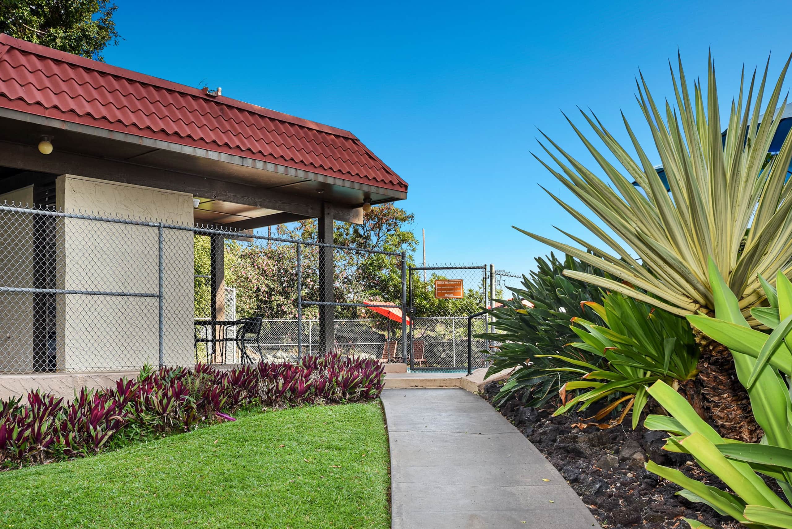 Condo in Kailua-Kona · ★5.0 · 2 bedrooms · 3 beds · 1.5 private baths - Image 27