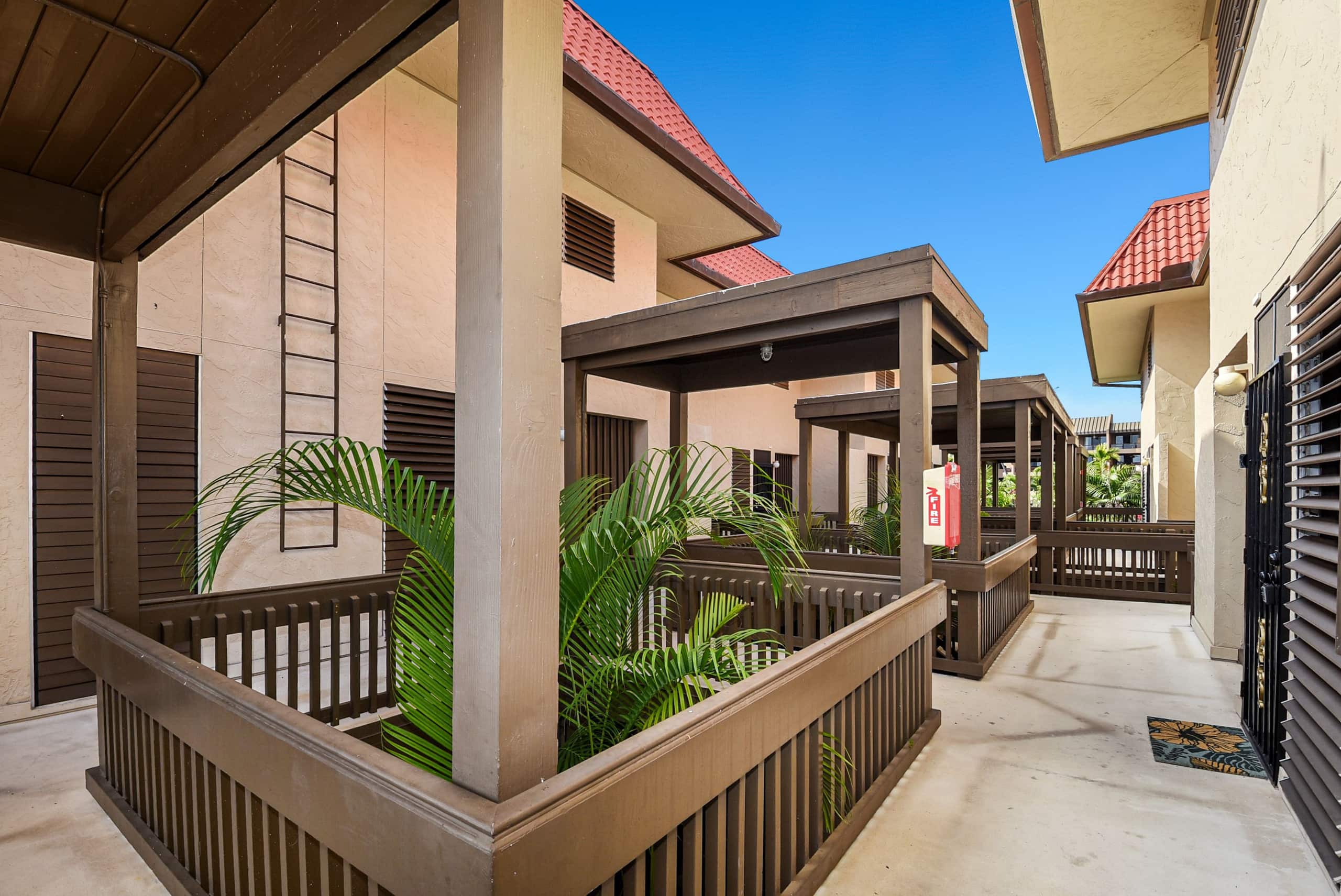 Condo in Kailua-Kona · ★5.0 · 2 bedrooms · 3 beds · 1.5 private baths - Image 33