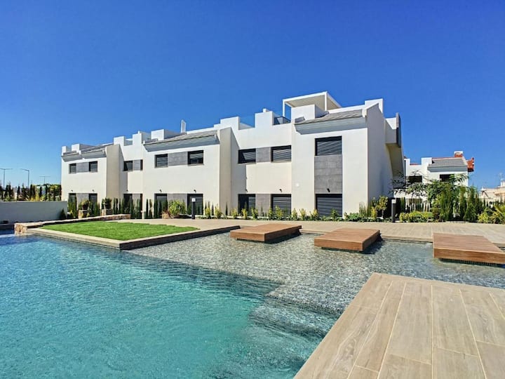 Lush Garden, Design Pool, Ground Floor Oasis - Playa Flamenca