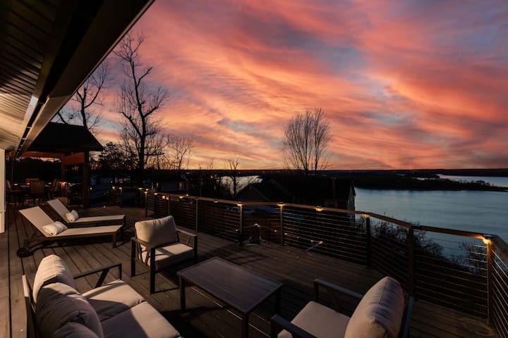 The Golden Hour Overlook at Beaver Lake - Houses for Rent in