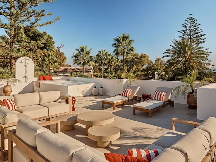 Villa With Rooftop Terrace Near Beach In Marbella - Costa del Sol Occidental