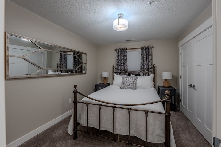 Luxury 1 Br Nook | Pet Friendly | Waffles Too! - Timpanogos Cave National Monument