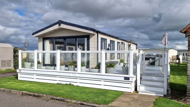 Sandy Toes & Salty Kisses, West Point - Selsey