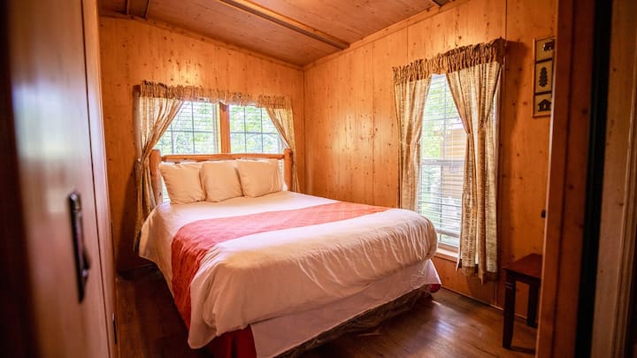 Deluxe Patio Cabin Near Pond | Sleeps 7 - Door County, WI