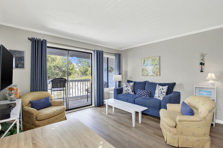 Effortless Island Living | Heated Pool Access - Tybee Island, GA