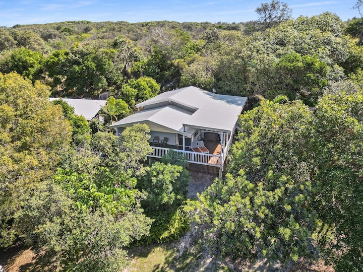 Banksia Breeze - Point Lookout
