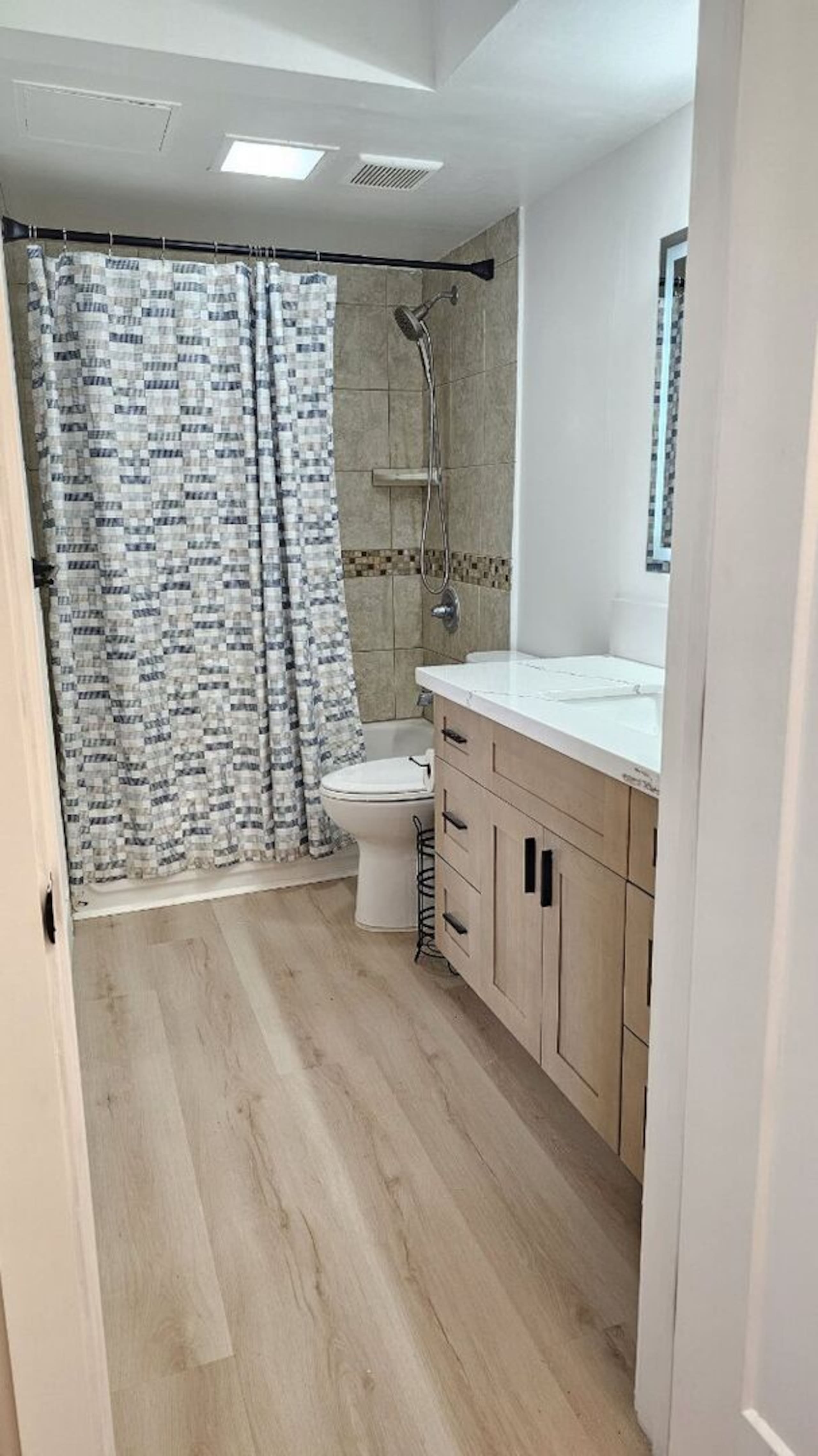 Condo in Honolulu · ★4.88 · 1 bedroom · 2 beds · 1 bath - Image 12
