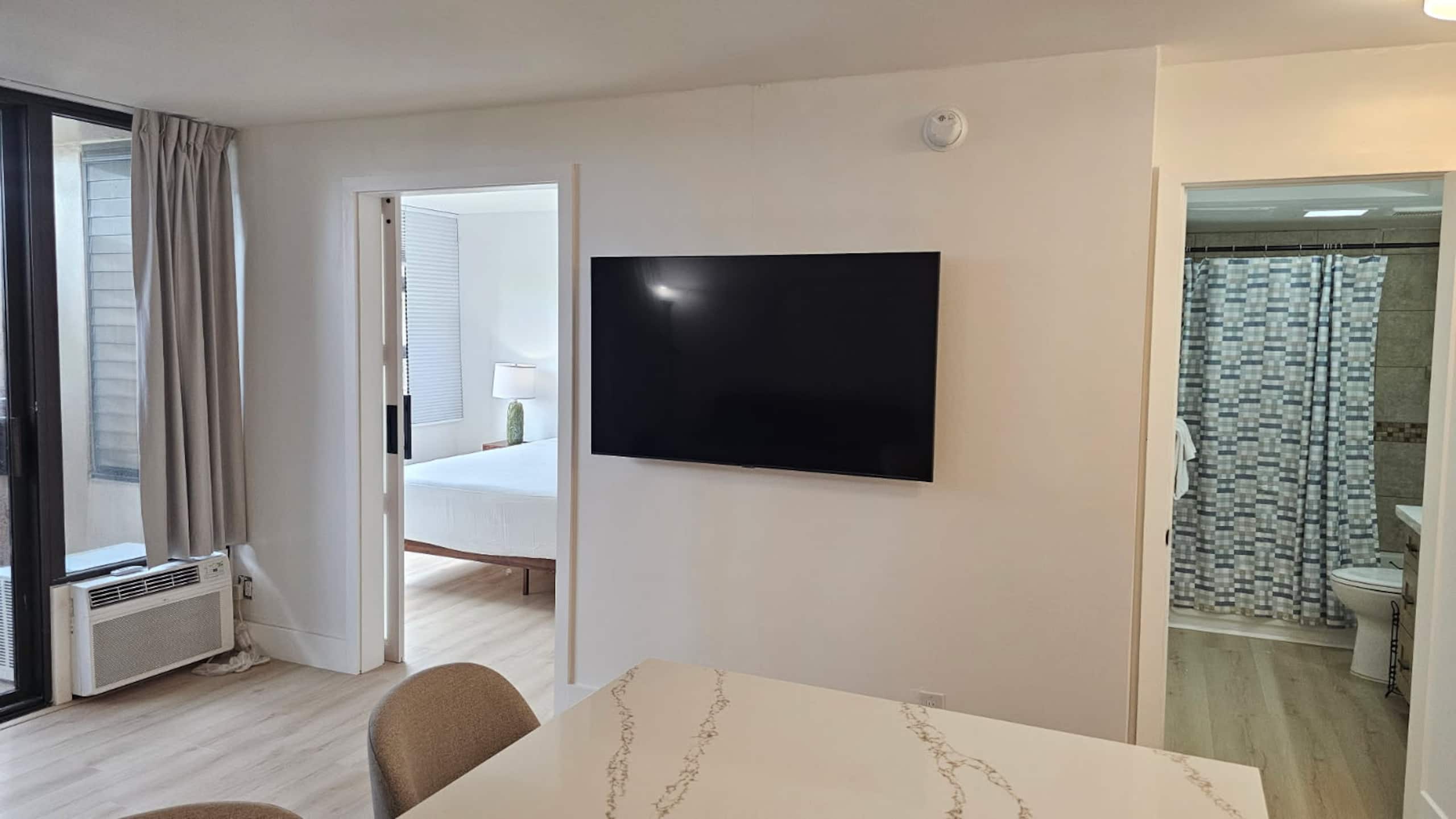 Condo in Honolulu · ★4.88 · 1 bedroom · 2 beds · 1 bath - Image 3