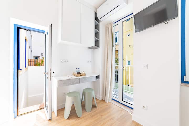 Hygge Smart Stays - Studio With Garden Access - Lisbon