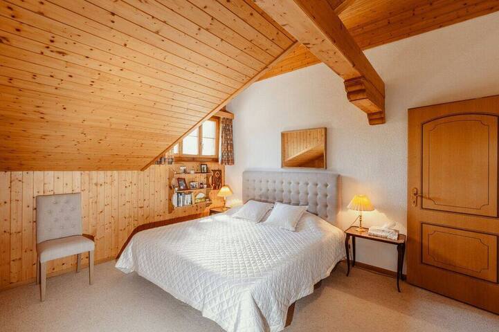 Gstaad – Cozy Spacious Flat Right in the Village gallery image 5