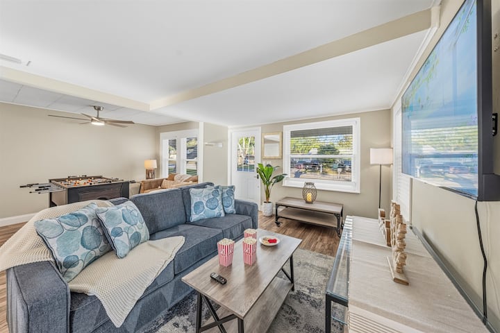Charming Clearwater Home | 3br + Pool Paradise - Clearwater, FL